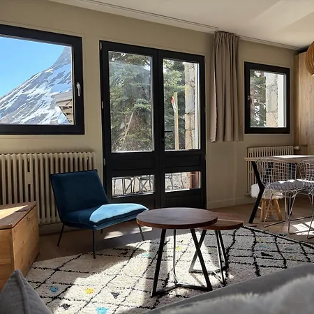 Apartment Upstays - Total Renovation 2023 *